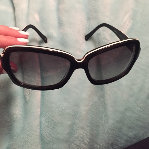 Chanel 5143 Top Black White Black sunglasses